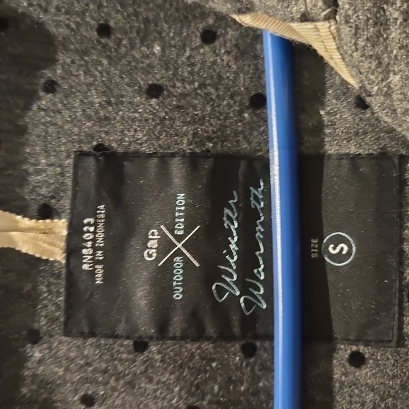 GAP puffer vest - Picture 3 of 3